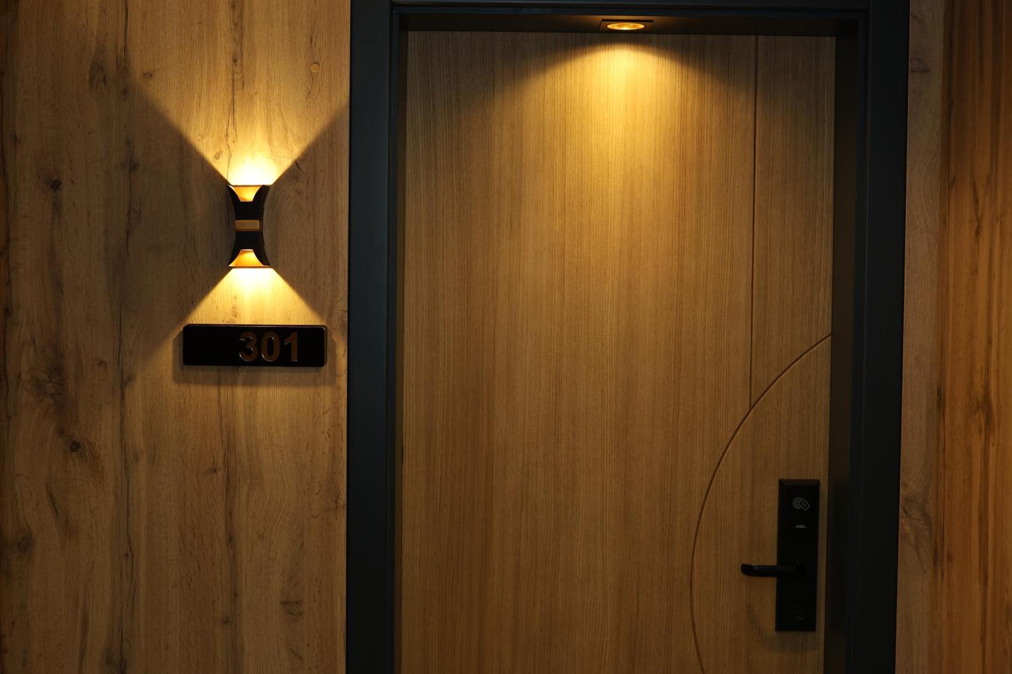 Hotel Luna Prizren Bagian luar foto