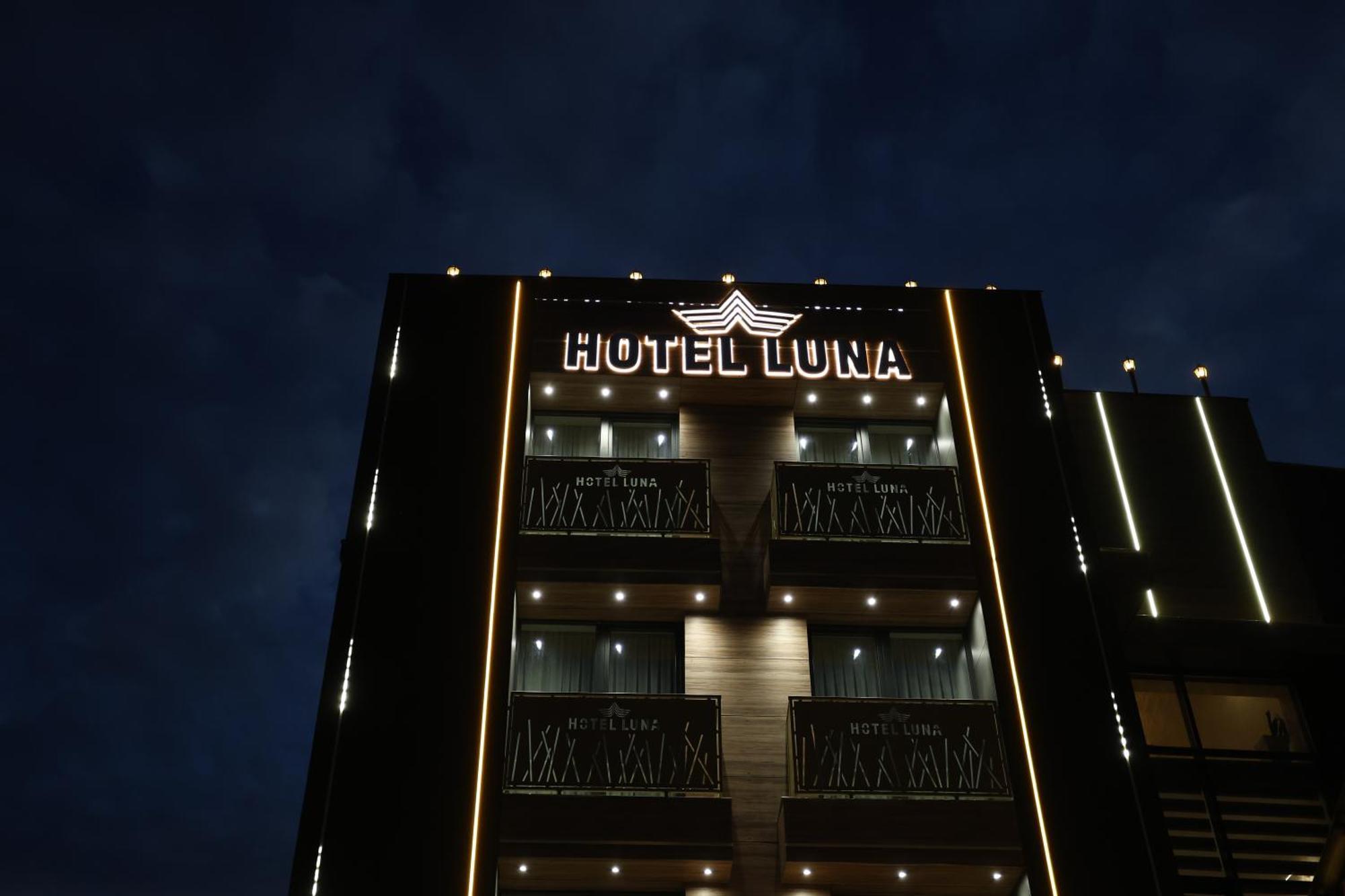Hotel Luna Prizren Bagian luar foto