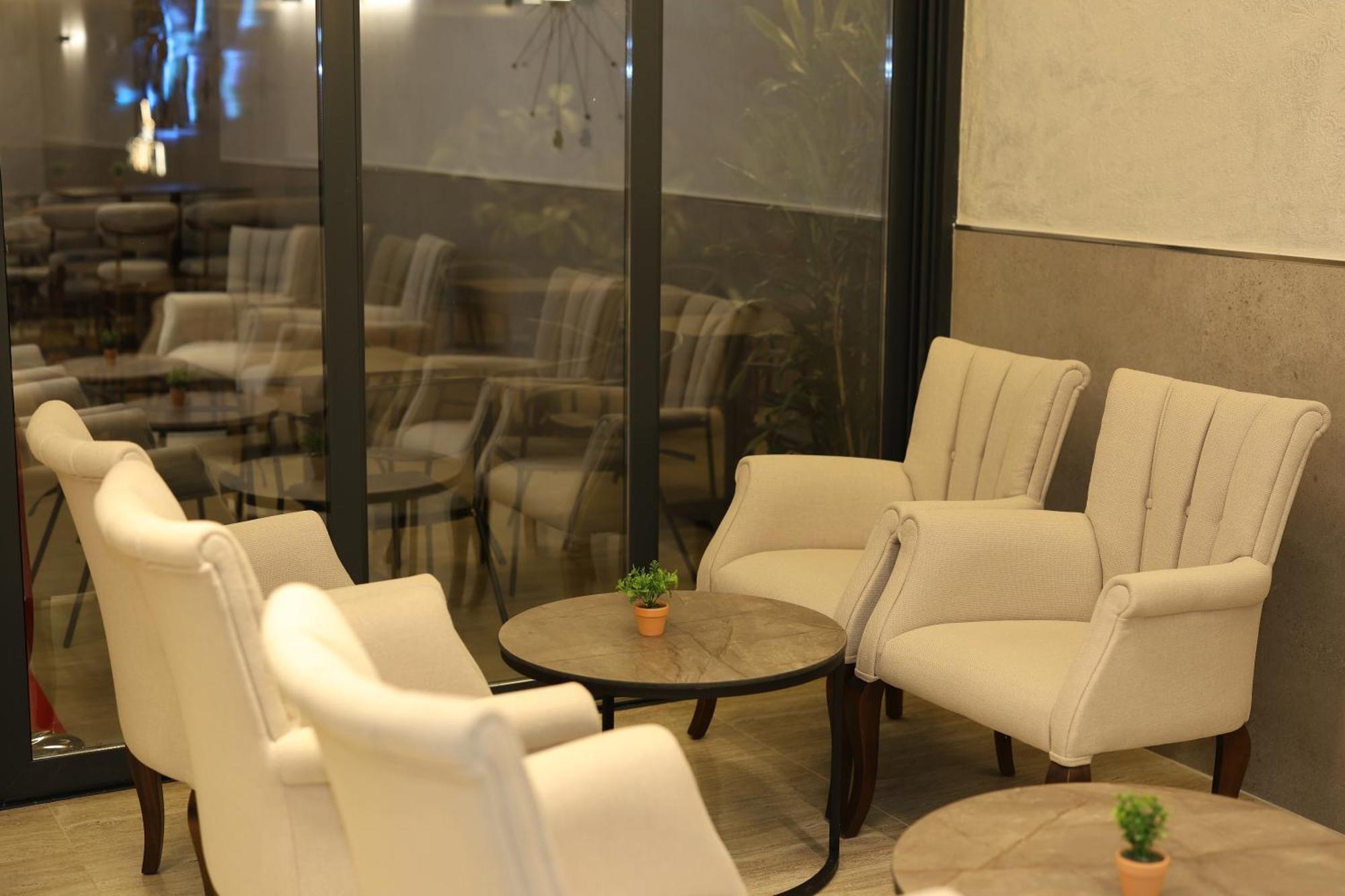 Hotel Luna Prizren Bagian luar foto