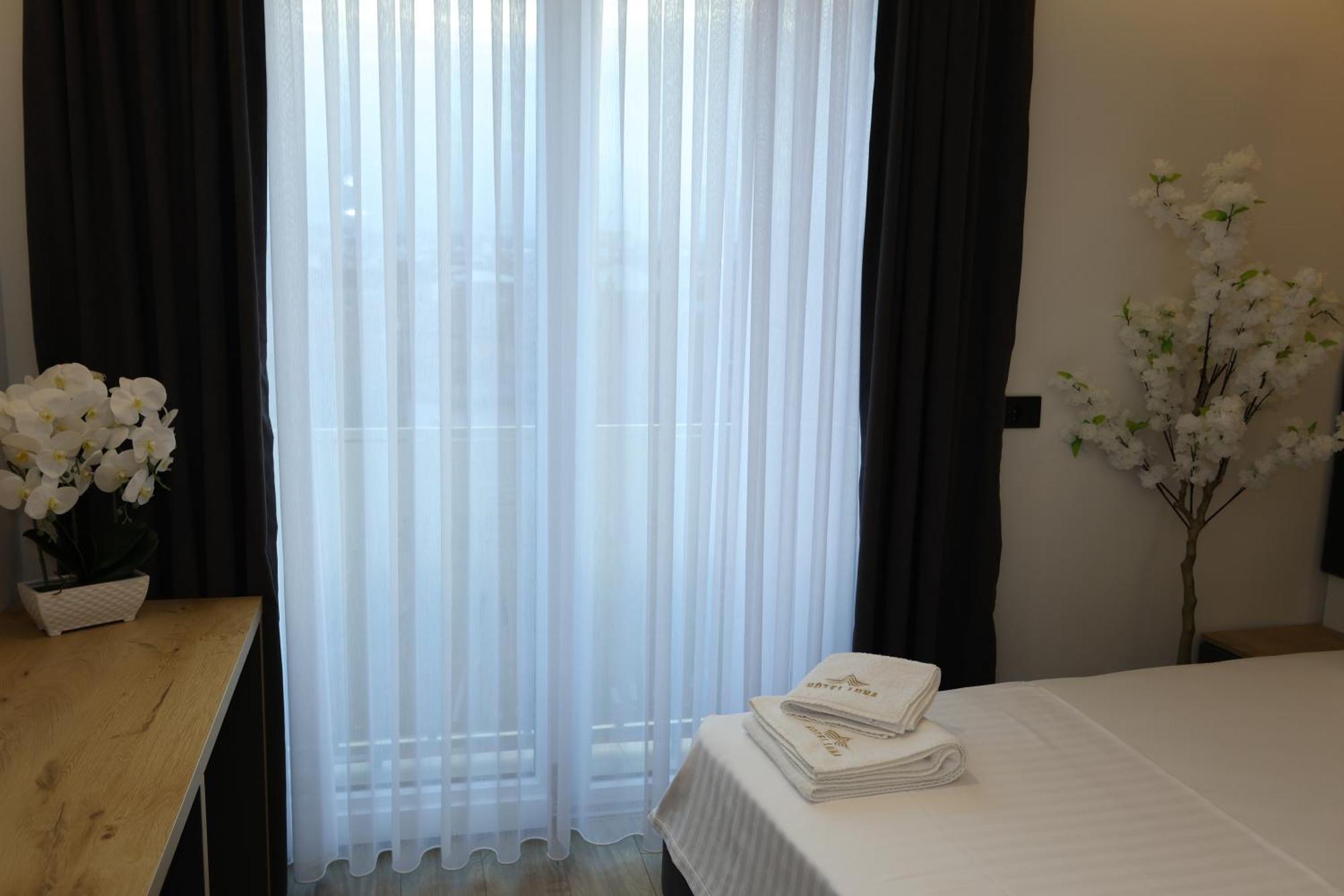 Hotel Luna Prizren Bagian luar foto